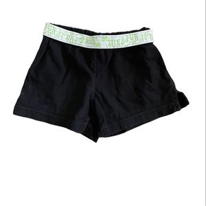 Fold over waist, pull on shorts. Size XS (4/5)